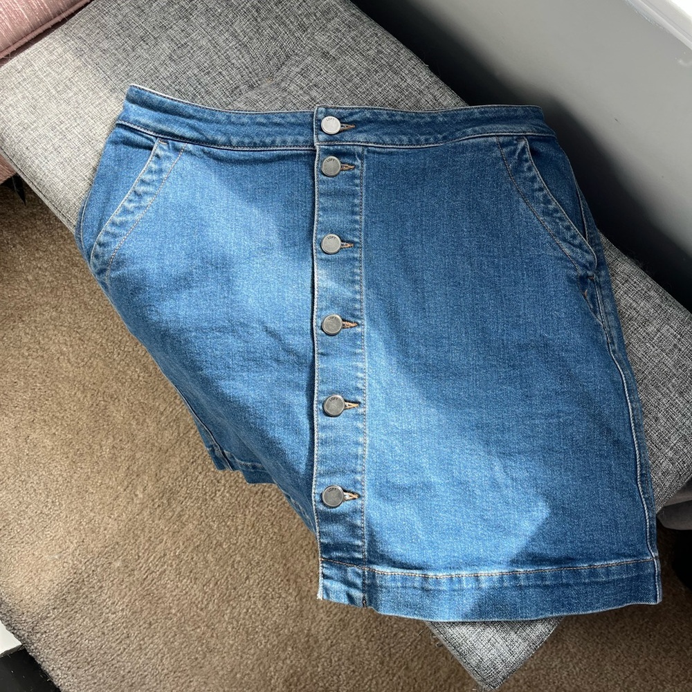 LOFT Blue Denim button skirt | Size 12